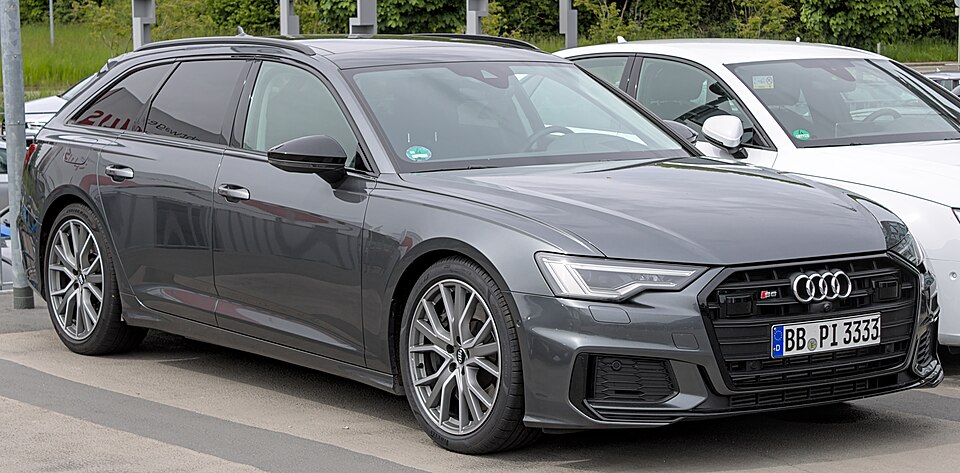 AUDI S6 car — UK survivor photo