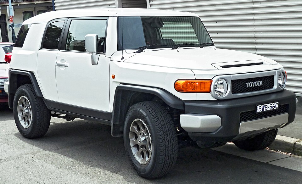 TOYOTA FJ CRUISER car — UK survivor photo