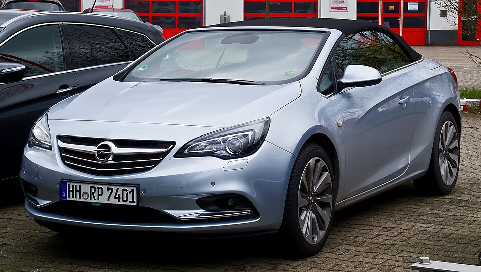 VAUXHALL CASCADA car — UK survivor photo