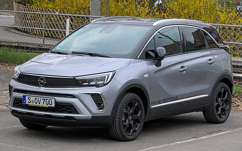 VAUXHALL CROSSLAND car — UK survivor photo