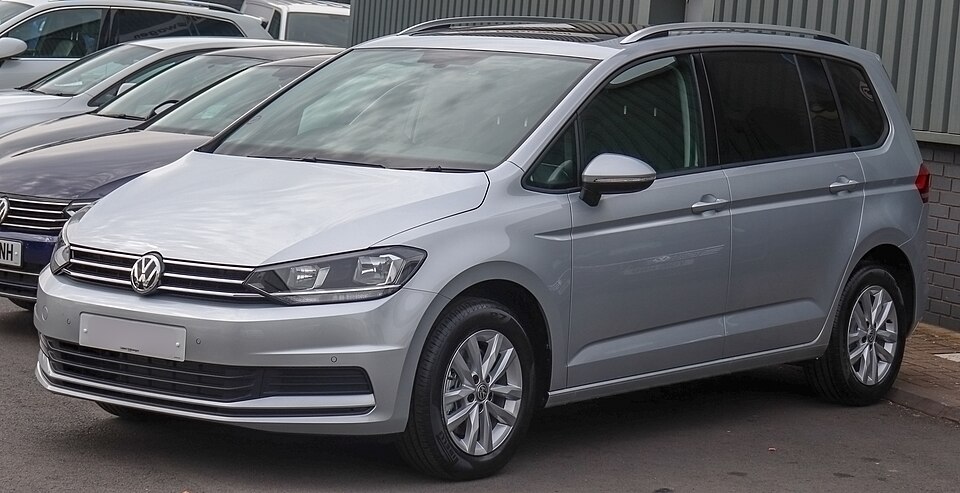 VOLKSWAGEN TOURAN car — UK survivor photo