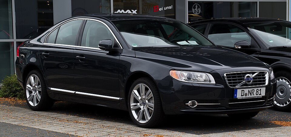 VOLVO S80 car — UK survivor photo