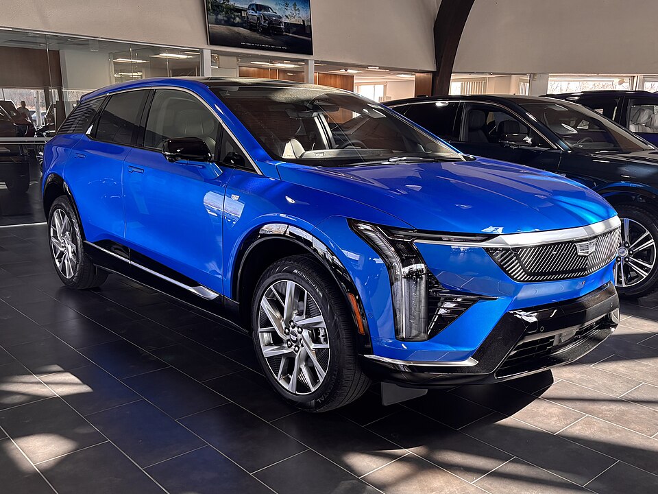 CADILLAC OPTIQ car — UK survivor photo