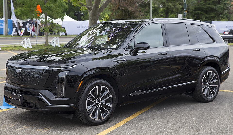 CADILLAC VISTIQ car — UK survivor photo