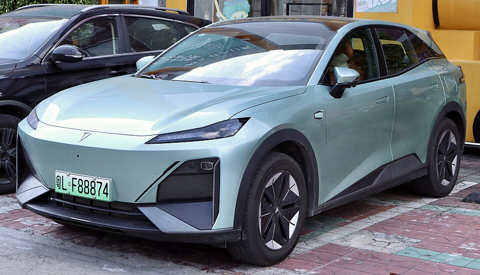 CHANGAN DEEPAL S07 EV car — UK survivor photo