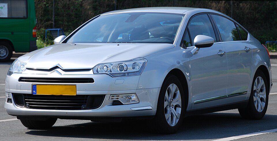 CITROEN E-C5 car — UK survivor photo