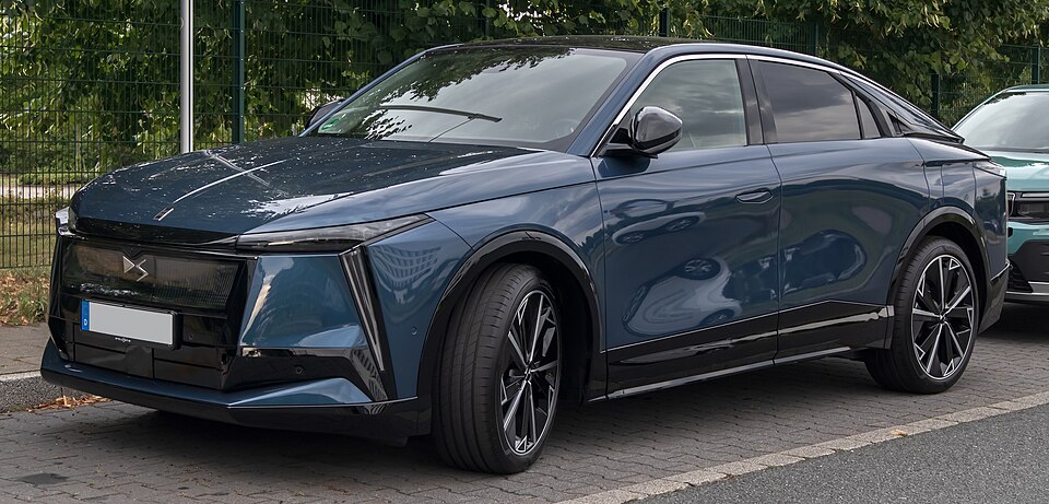 DS NO 8 car — UK survivor photo