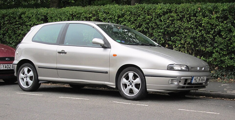 FIAT BRAVO car — UK survivor photo