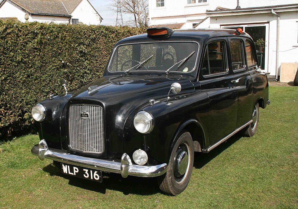 AUSTIN TAXI car — UK survivor photo