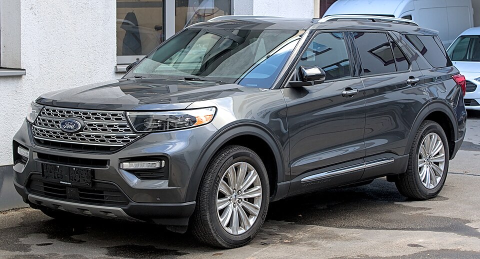 FORD EXPLORER car — UK survivor photo