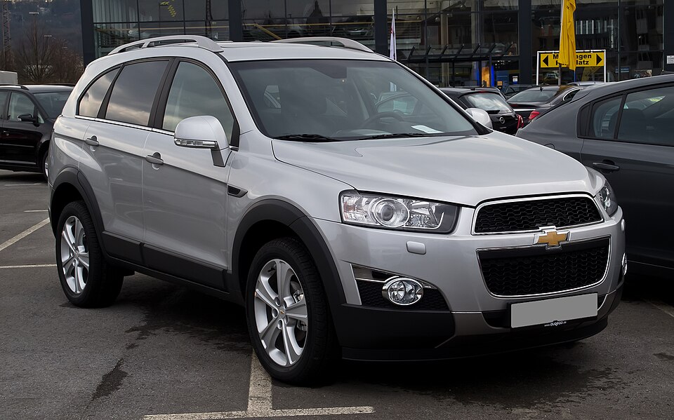 CHEVROLET CAPTIVA car — UK survivor photo