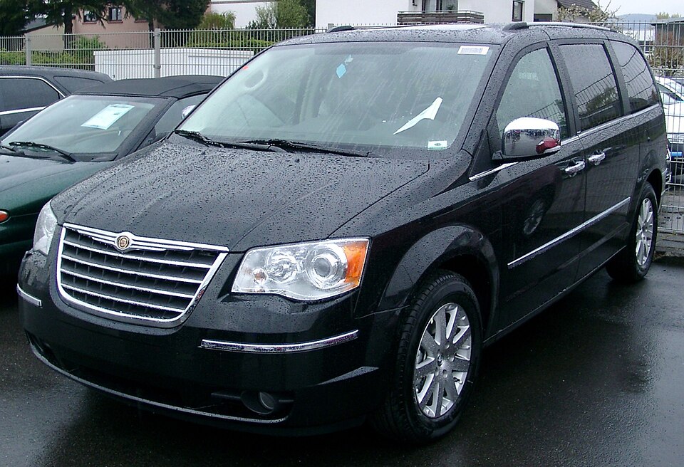 CHRYSLER VOYAGER car — UK survivor photo