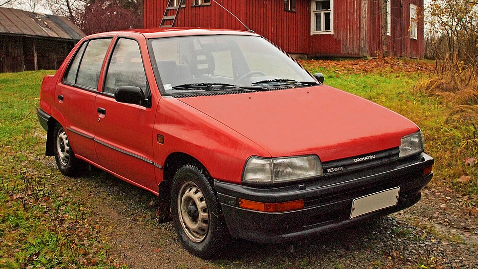 DAIHATSU CHARADE car — UK survivor photo