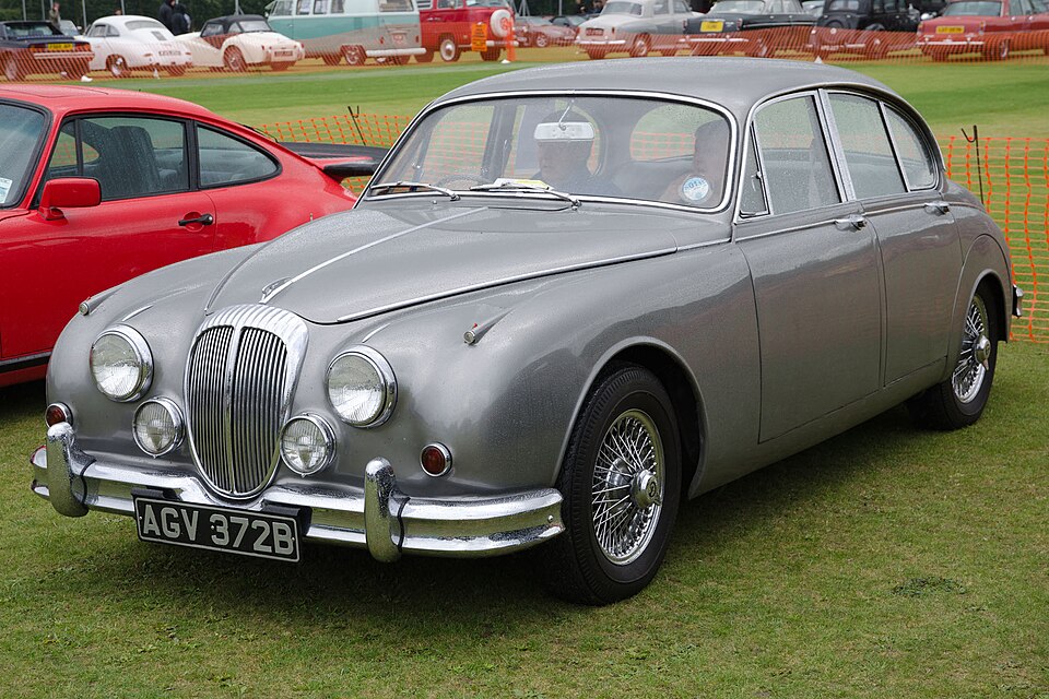 DAIMLER V8 car — UK survivor photo