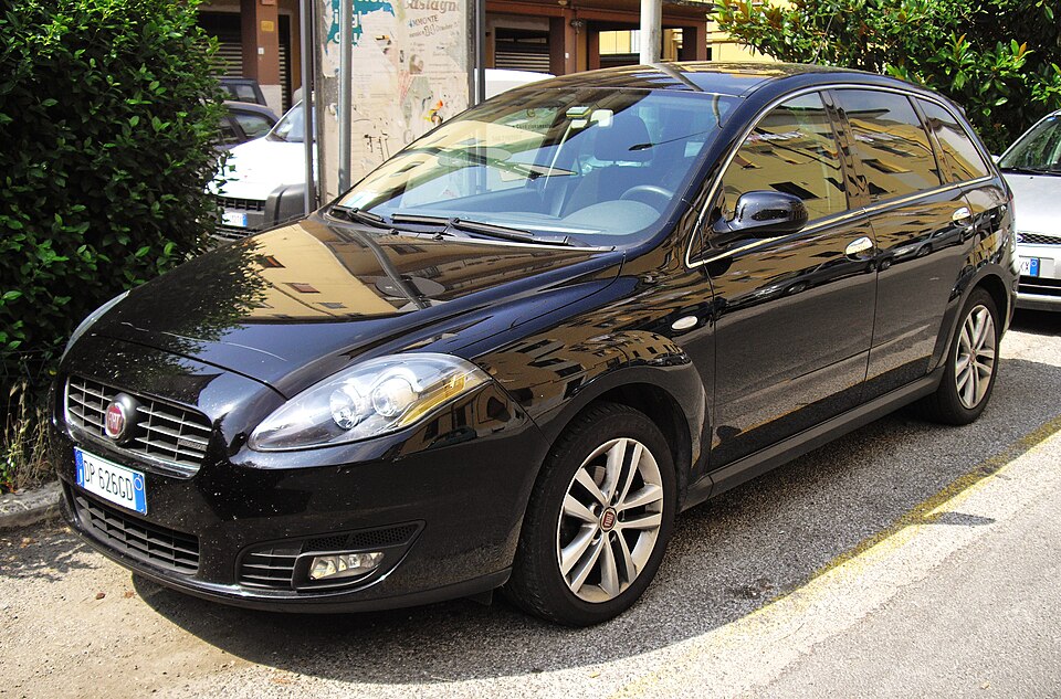 FIAT CROMA car — UK survivor photo