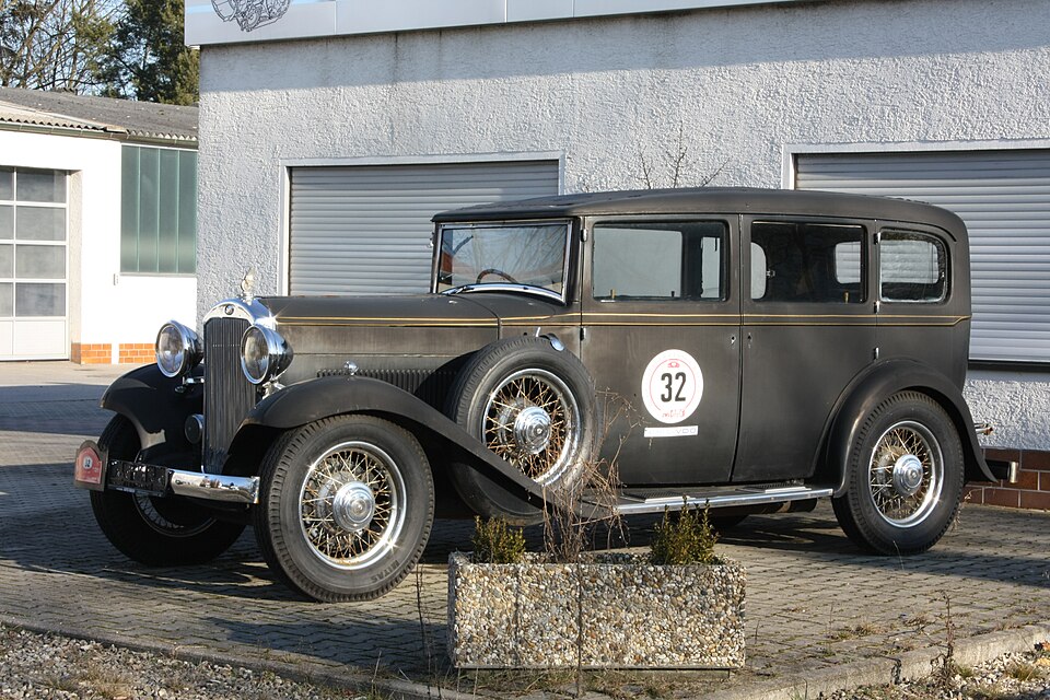 HUMBER SNIPE car — UK survivor photo