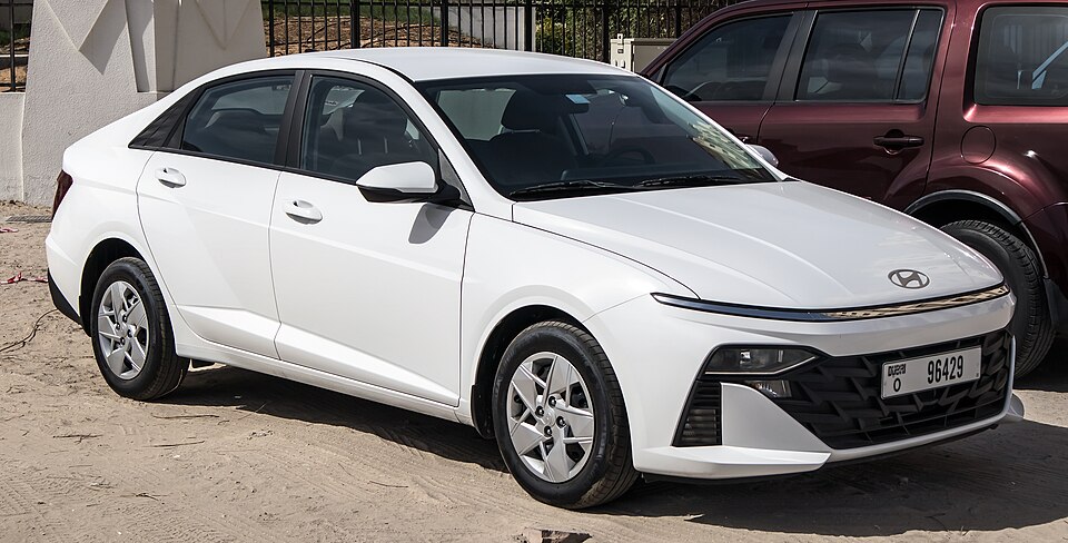 HYUNDAI ACCENT car — UK survivor photo