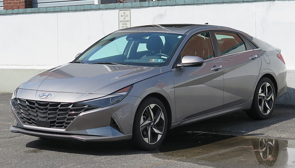 HYUNDAI LANTRA car — UK survivor photo