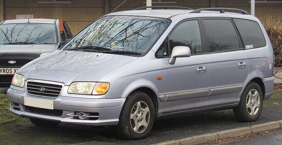 HYUNDAI TRAJET car — UK survivor photo