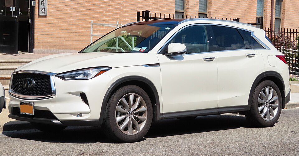 INFINITI EX30 car — UK survivor photo