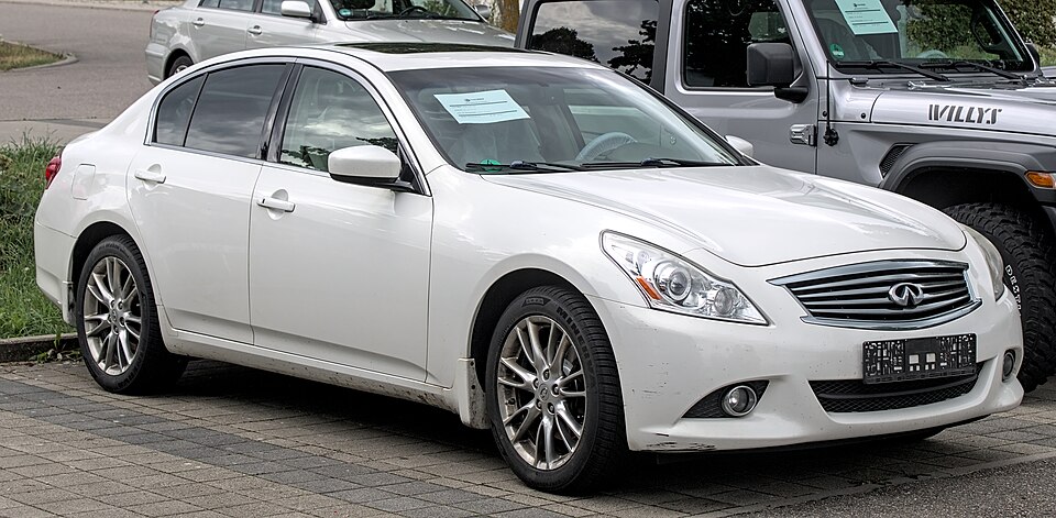 INFINITI G37 car — UK survivor photo