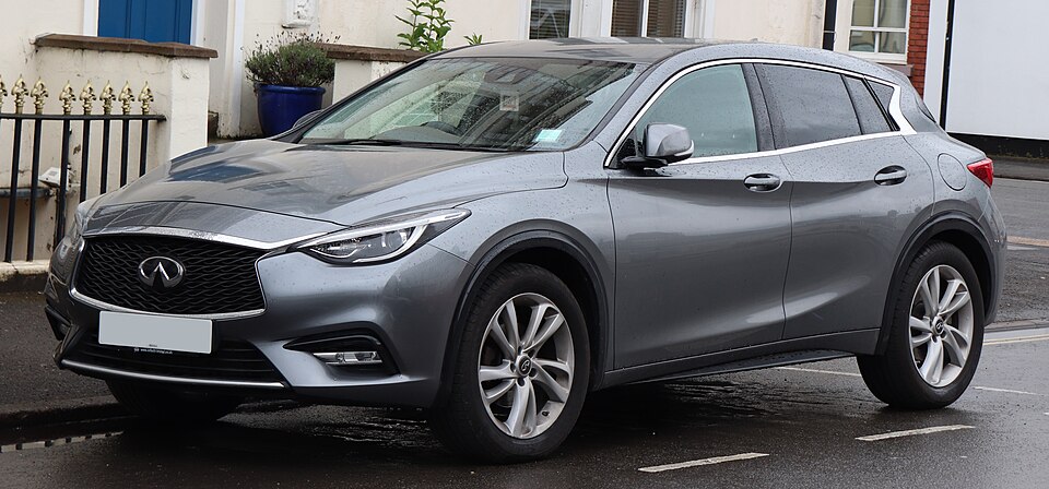 INFINITI Q30 car — UK survivor photo