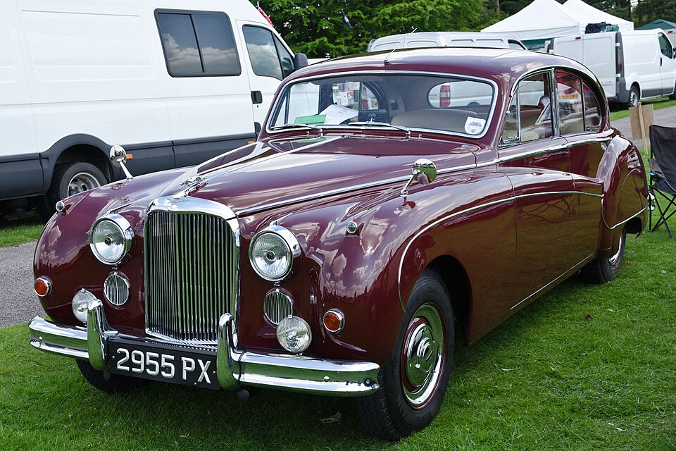 JAGUAR MK IX car — UK survivor photo