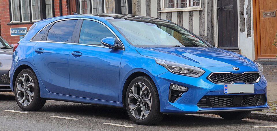 KIA CEED car — UK survivor photo