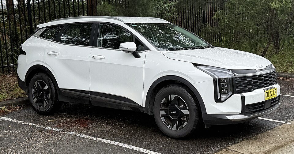 KIA SPORTAGE car — UK survivor photo
