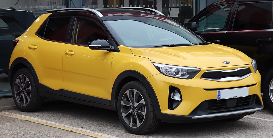 KIA STONIC car — UK survivor photo