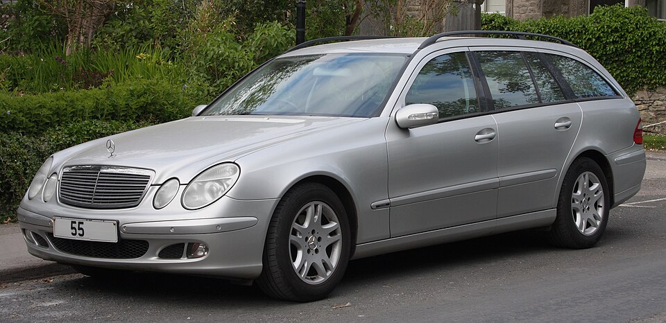 MERCEDES 500 car — UK survivor photo
