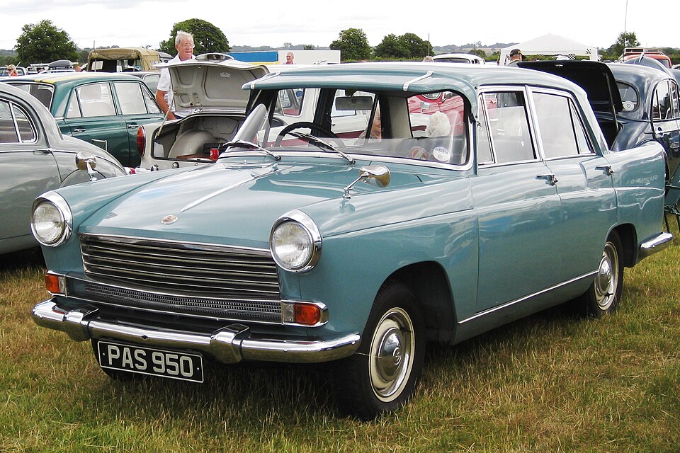 MORRIS OXFORD car — UK survivor photo