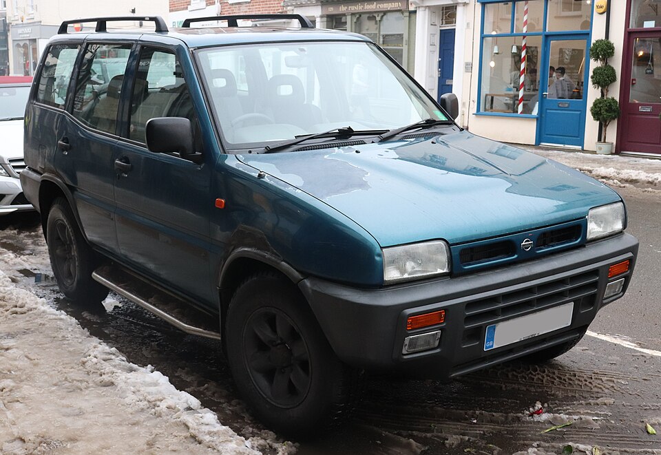 NISSAN TERRANO car — UK survivor photo