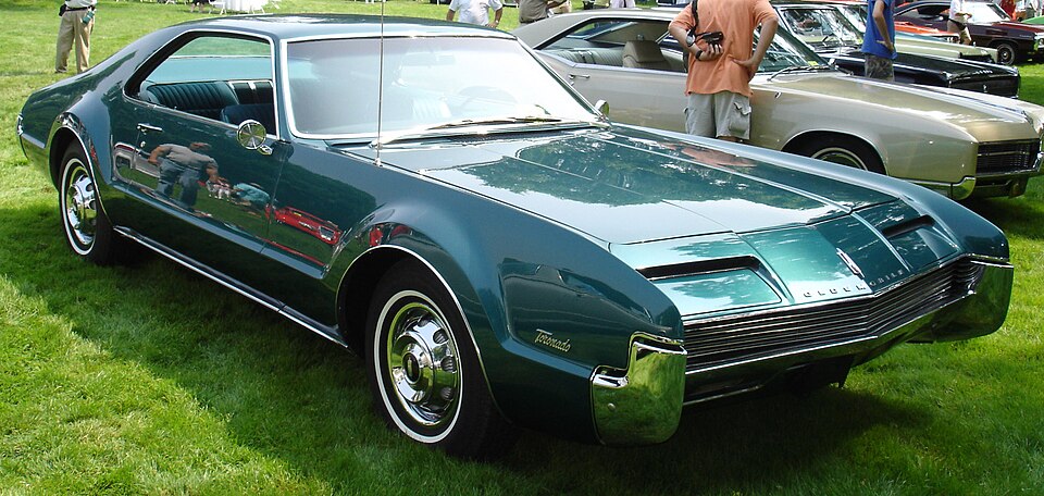 OLDSMOBILE TORONADO car — UK survivor photo