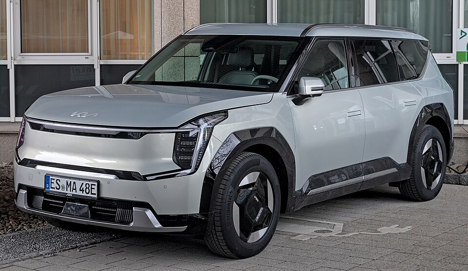 KIA EV9 car — UK survivor photo
