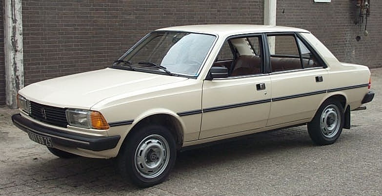 PEUGEOT 305 car — UK survivor photo