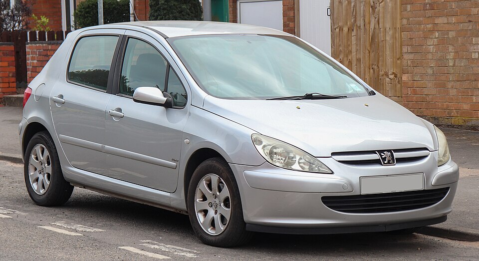 PEUGEOT 307 car — UK survivor photo