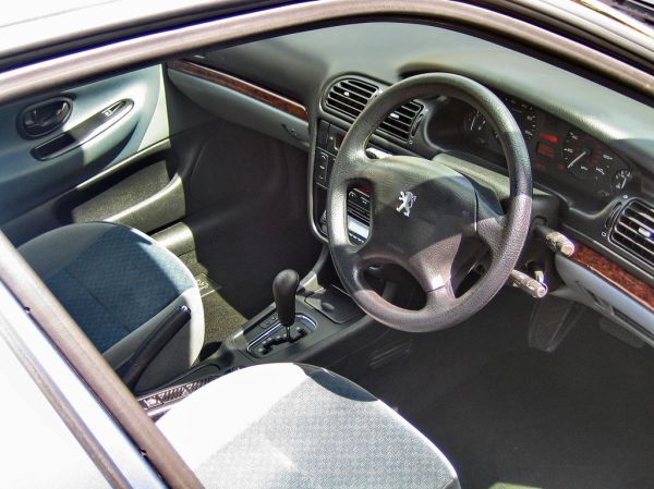 PEUGEOT 406 car — UK survivor photo
