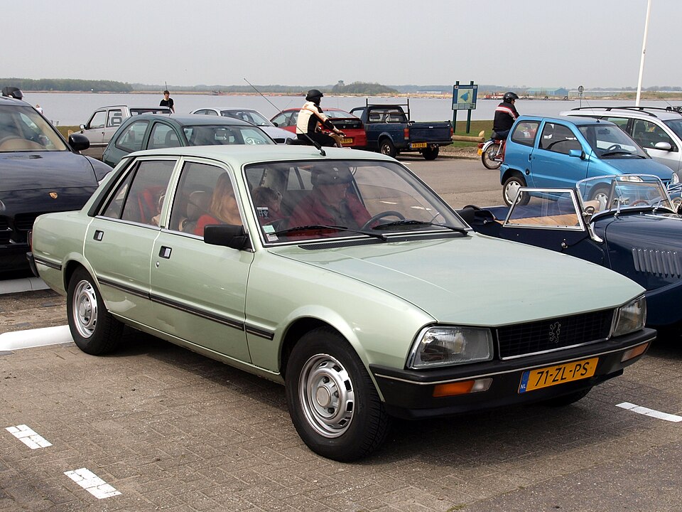 PEUGEOT 505 car — UK survivor photo