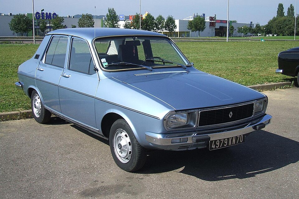 RENAULT 12 car — UK survivor photo