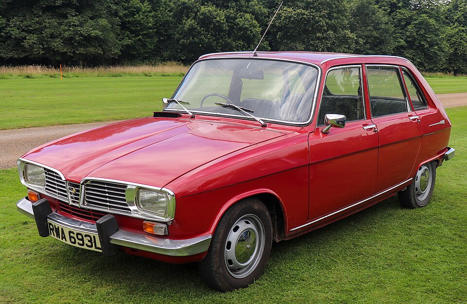 RENAULT 16 car — UK survivor photo