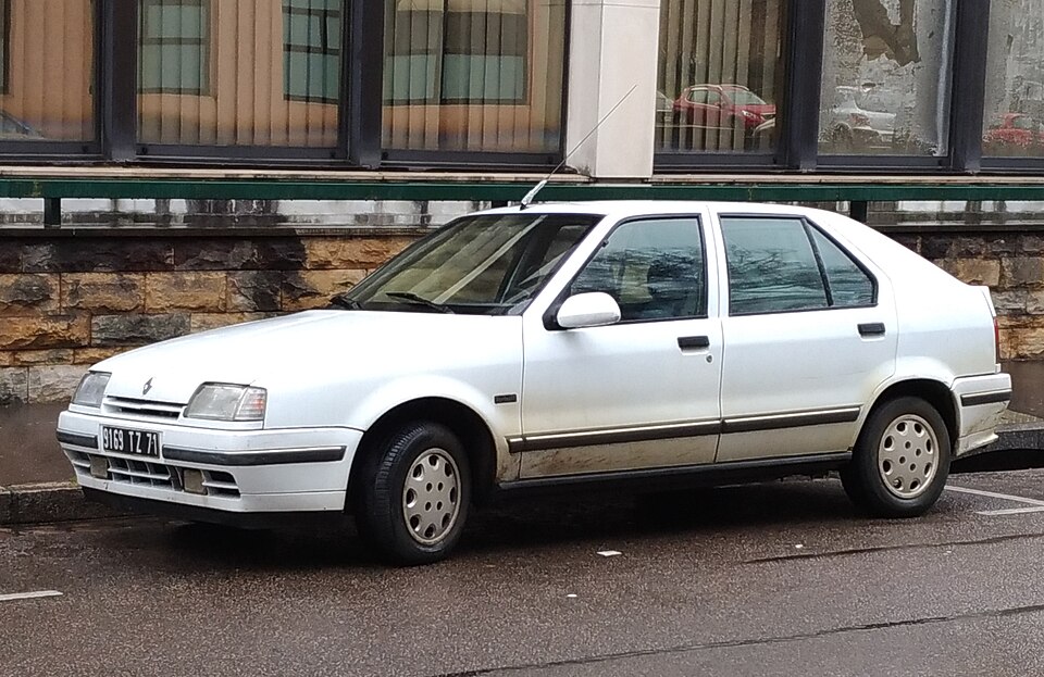 RENAULT 19 car — UK survivor photo