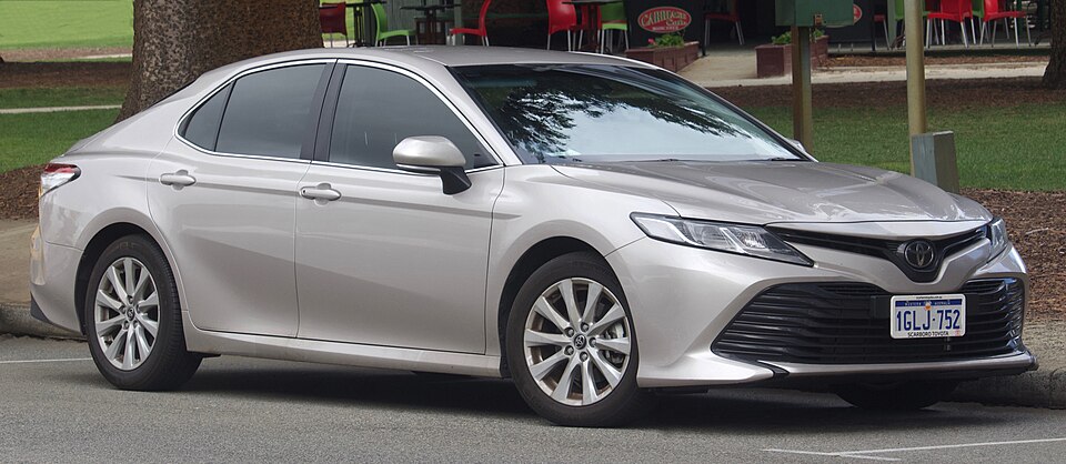 TOYOTA CAMRY car — UK survivor photo