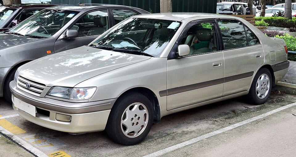 TOYOTA CORONA car — UK survivor photo