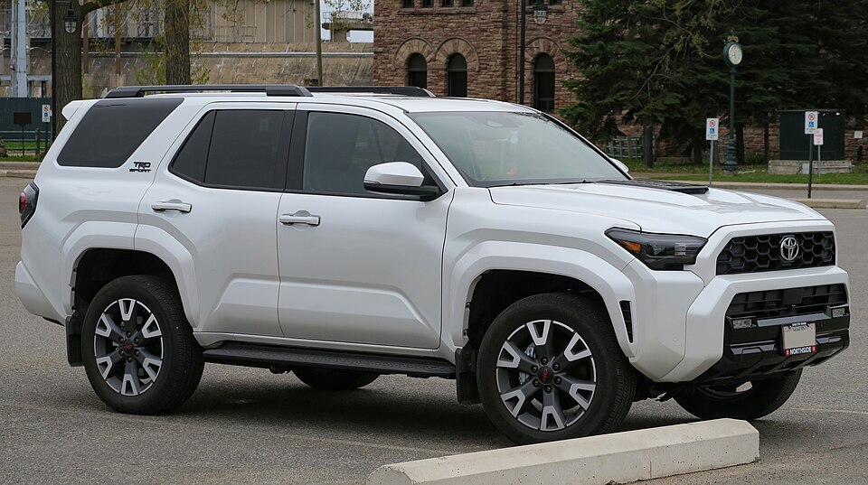 TOYOTA HILUX car — UK survivor photo