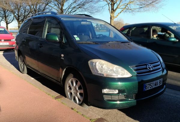 TOYOTA VERSO car — UK survivor photo