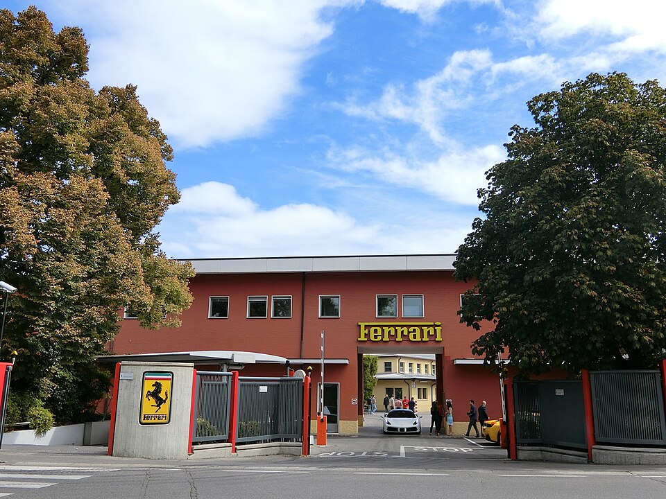 FERRARI LAFERRARI car — UK survivor photo
