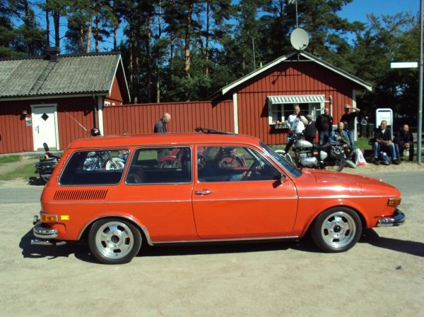 VOLKSWAGEN 412 car — UK survivor photo