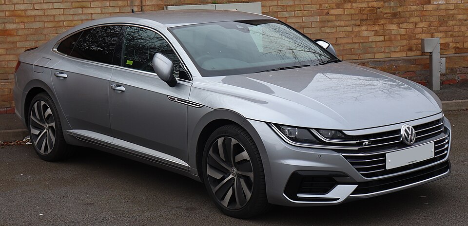 VOLKSWAGEN ARTEON car — UK survivor photo