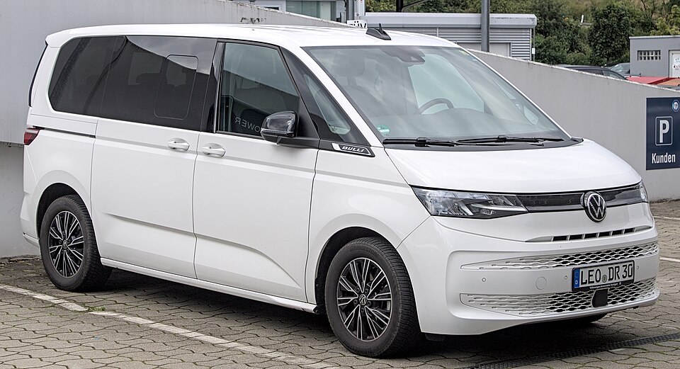 VOLKSWAGEN MULTIVAN car — UK survivor photo